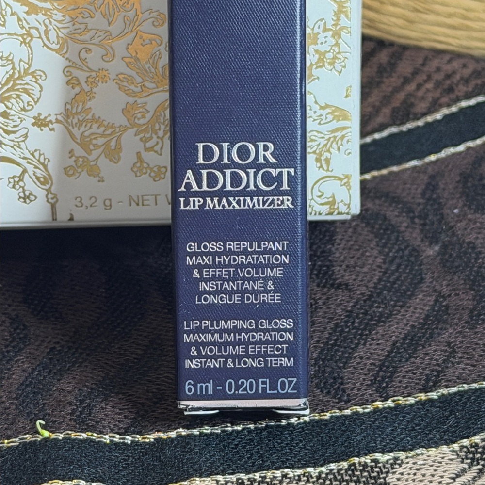 Dior Cream Velvet Cosmetic Pouch with Gold CD Emblem - Picture 3 of 4